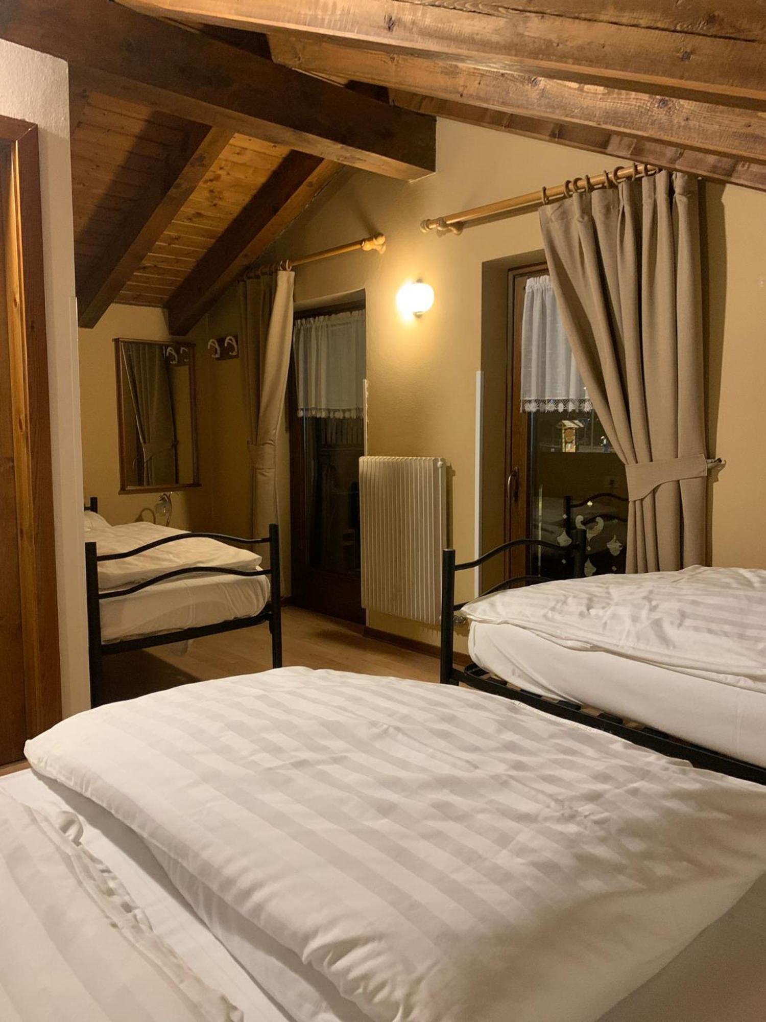 Garni Bonsai Bed & Breakfast Pinzolo Bagian luar foto