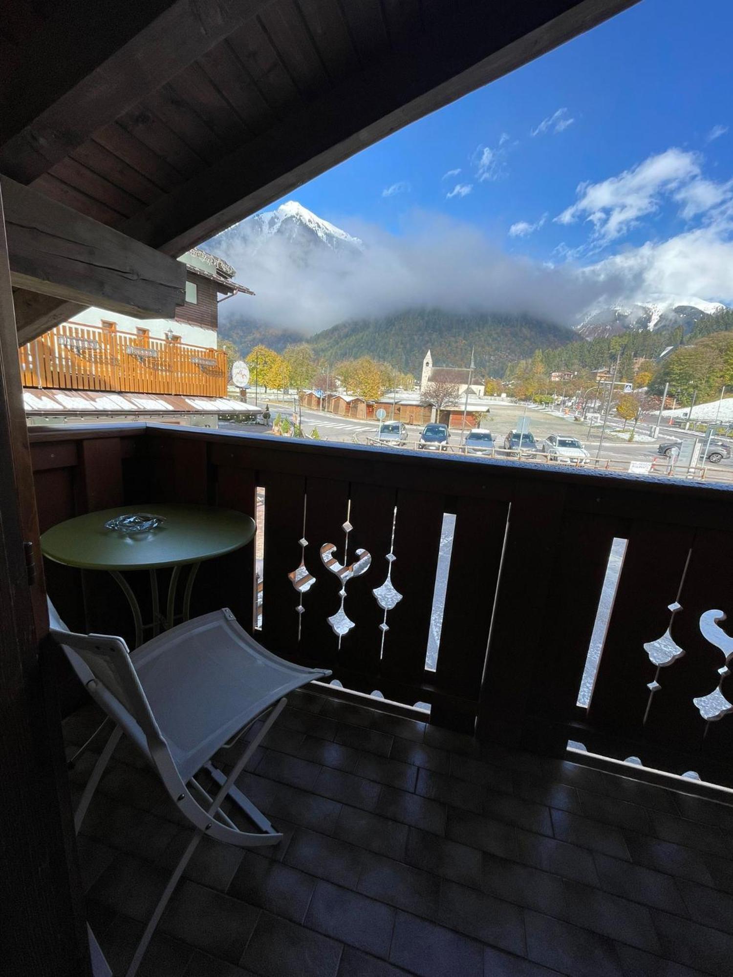 Garni Bonsai Bed & Breakfast Pinzolo Bagian luar foto