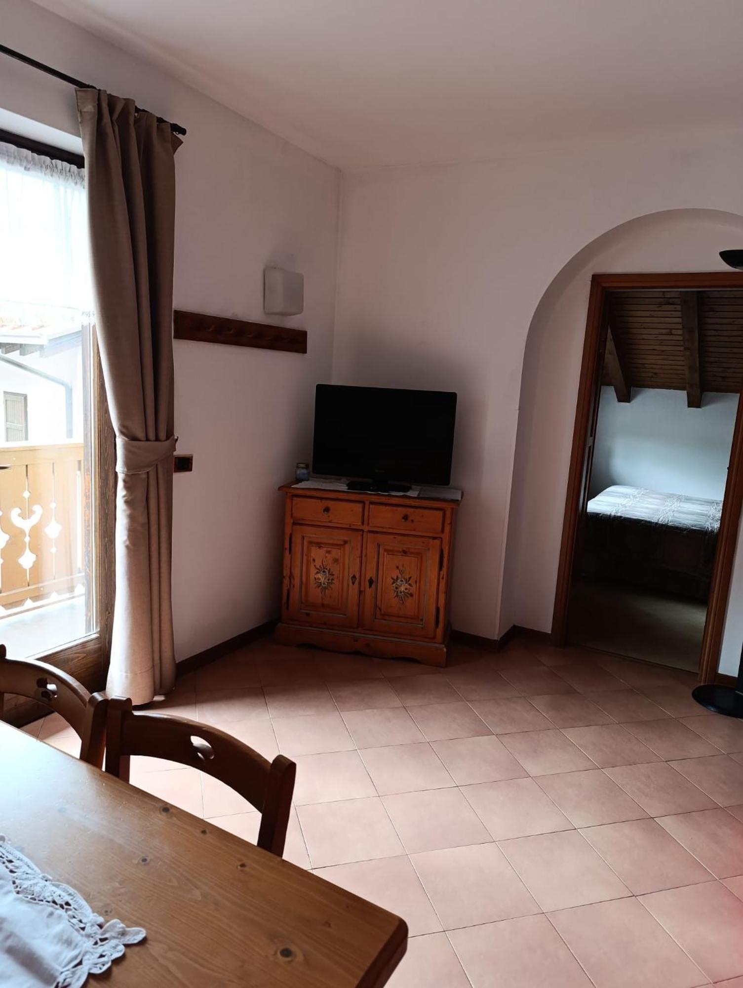 Garni Bonsai Bed & Breakfast Pinzolo Bagian luar foto