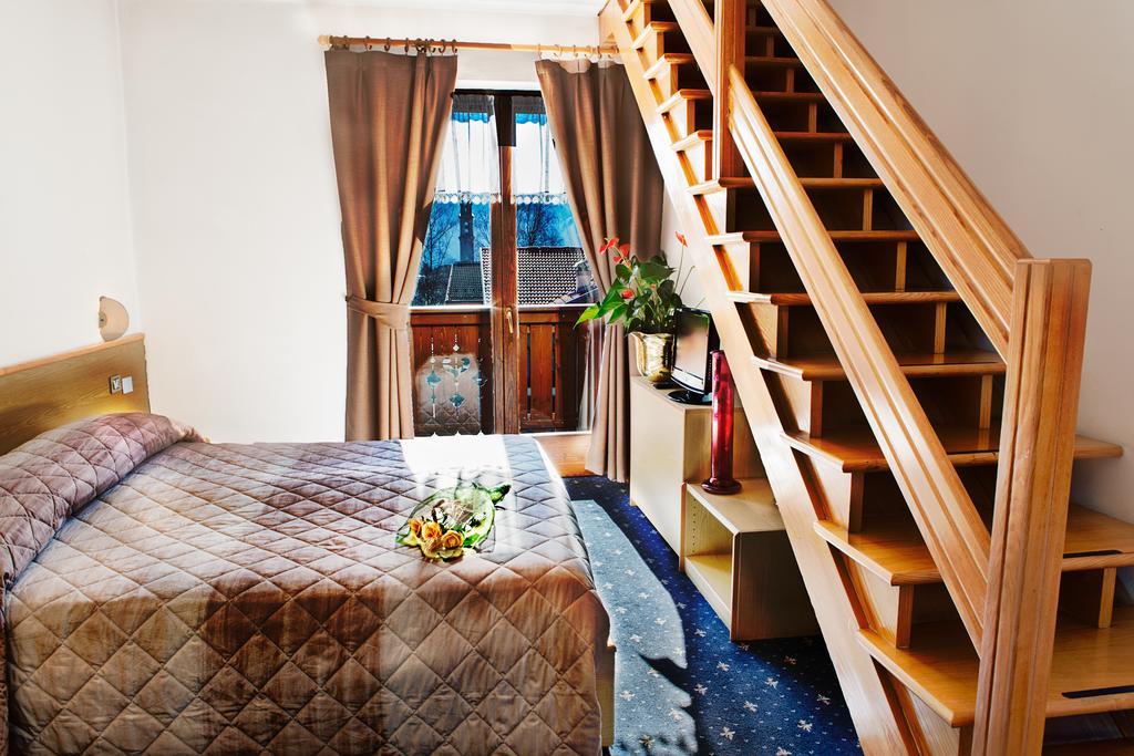 Garni Bonsai Bed & Breakfast Pinzolo Ruang foto